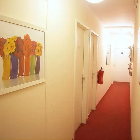 City Guesthouse Pension Berlin 2*