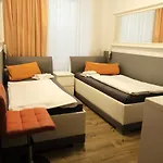 Pensionat City Guesthouse Pension Berlin 2*