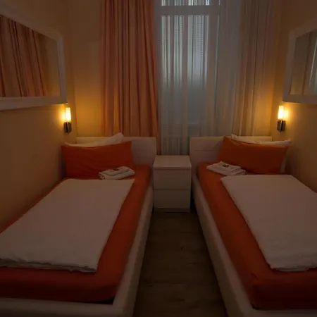 City Guesthouse Pension Berlin Berlino