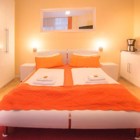 Casa de hóspedes City Guesthouse Pension Berlin 2*
